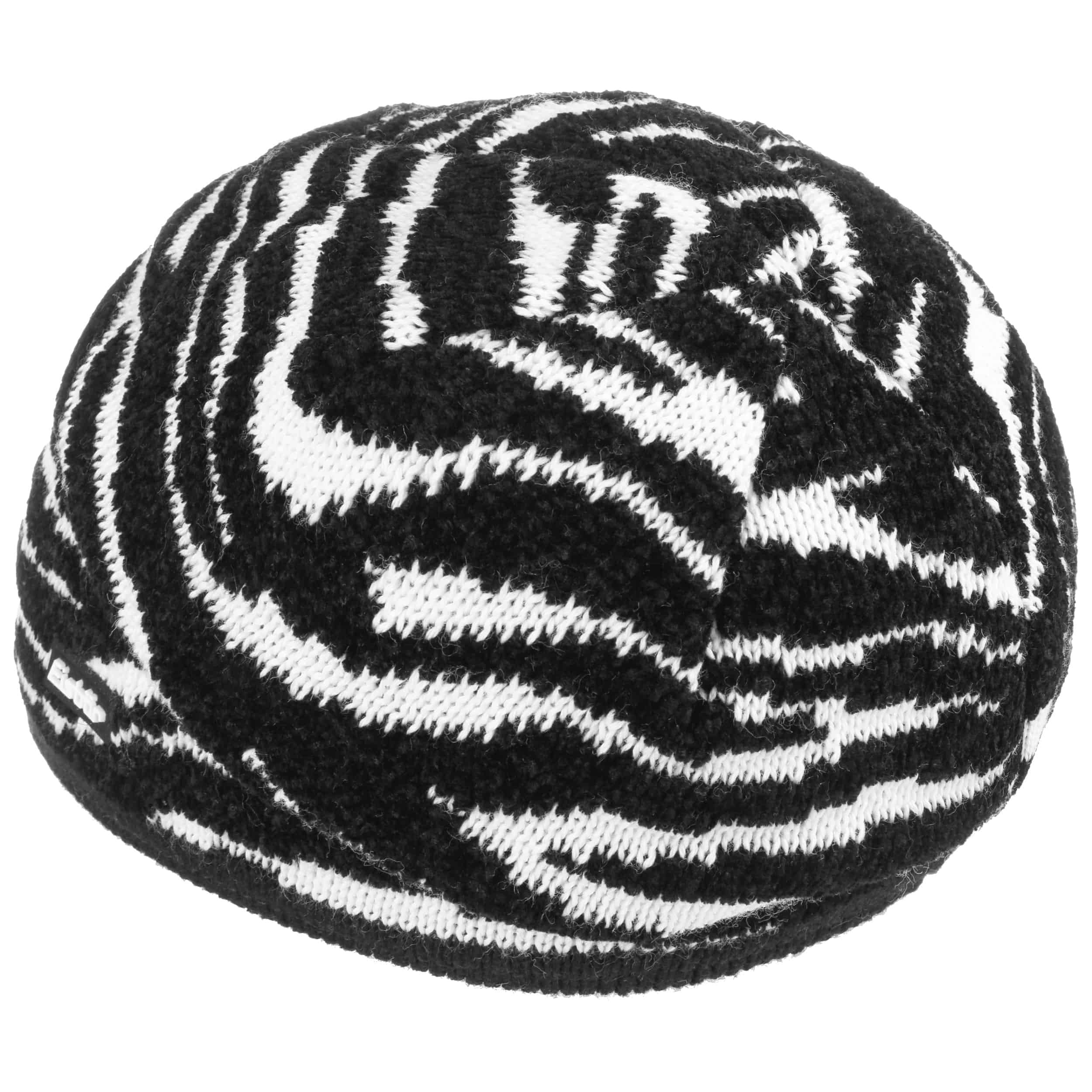 Grandioso cappello invernale a maglia grossa con un’ applicazione